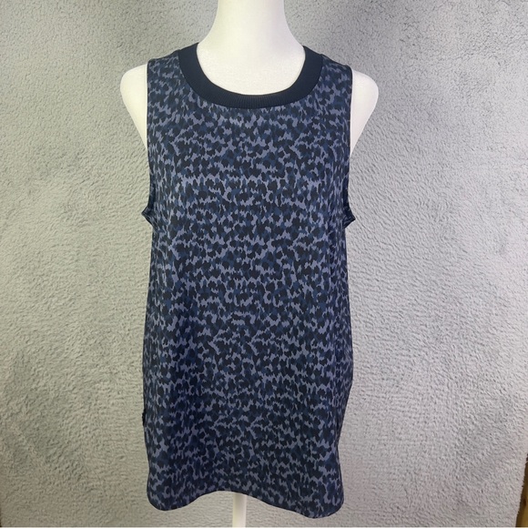 Athleta Tops - Athleta Zephyr Tank Shirt Womens Small Dark Blue Animal Print Sleeveless Active